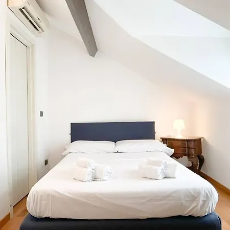 Elegante Mansarda 300mt Dal Mare - Centro - Wifi * Савона