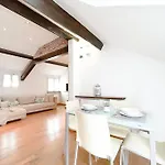 Elegante Mansarda 300mt Dal Mare - Centro - Wifi Daire *