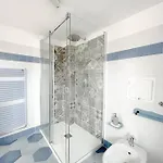 Daire Elegante Mansarda 300mt Dal Mare - Centro - Wifi Savona