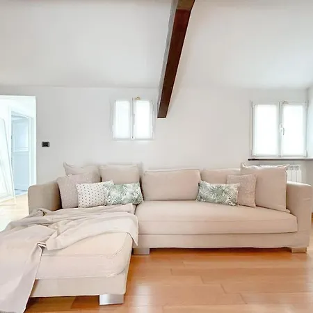Elegante Mansarda 300mt Dal Mare - Centro - Wifi Daire *