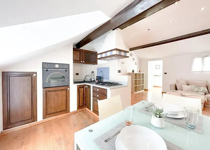 Elegante Mansarda 300mt Dal Mare - Centro - Wifi Apartman Savona